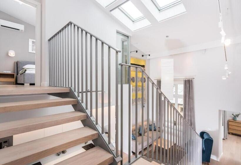 סוויטת דופלקס, Venetian House Market Square Apart