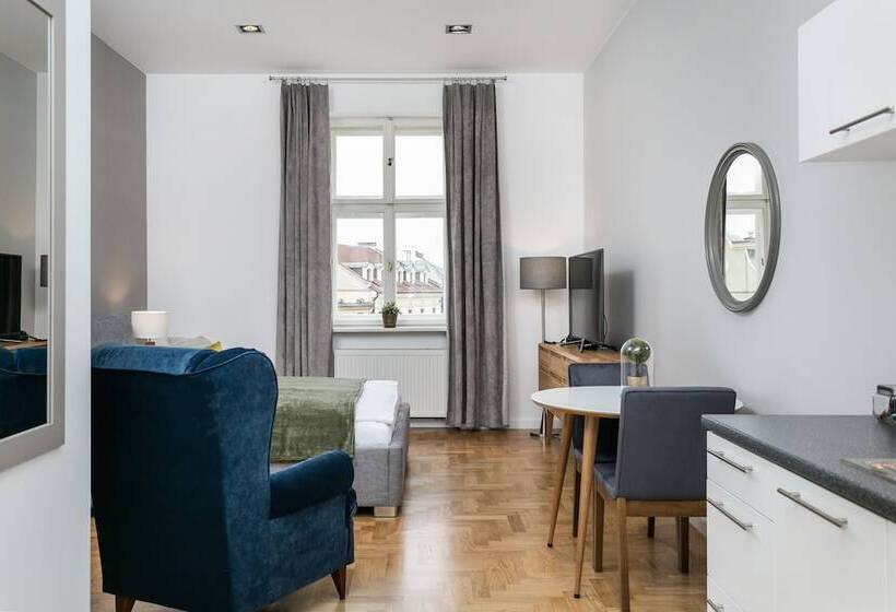 Номер Superior с Видом, Venetian House Market Square Apart