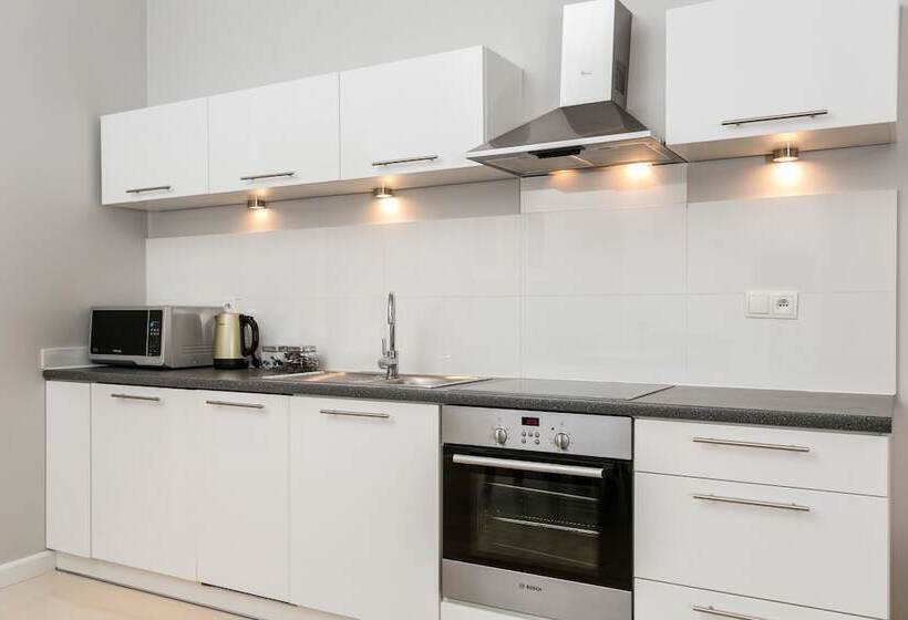 סוויטה משפחתית, Venetian House Market Square Apart