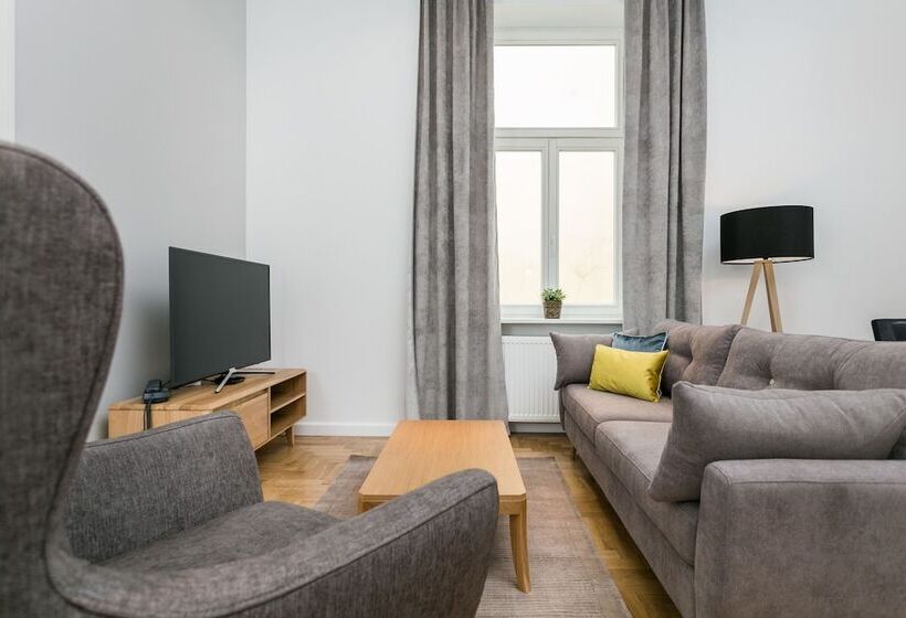 סוויטה משפחתית, Venetian House Market Square Apart