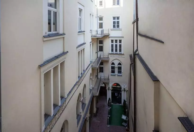 اتاق استاندارد, Venetian House Market Square Apart