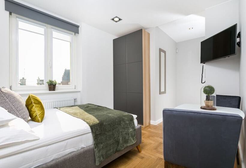 חדר אקונומי, Venetian House Market Square Apart