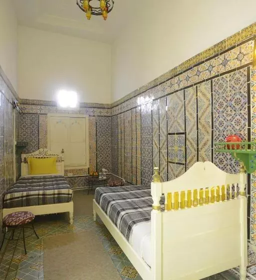 اتاق استاندارد یک نفره, Dar Ya