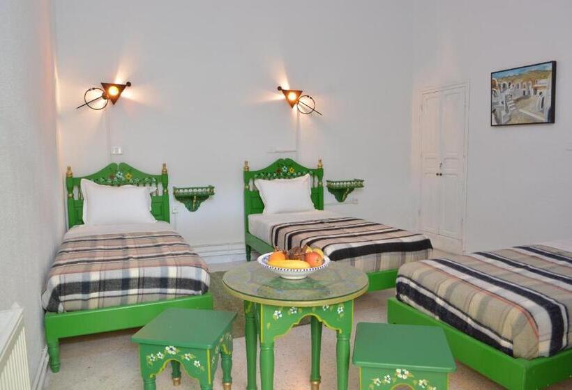 اتاق استاندارد سه نفره, Dar Ya