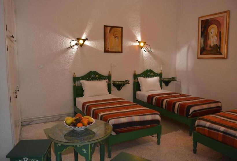 اتاق استاندارد سه نفره, Dar Ya