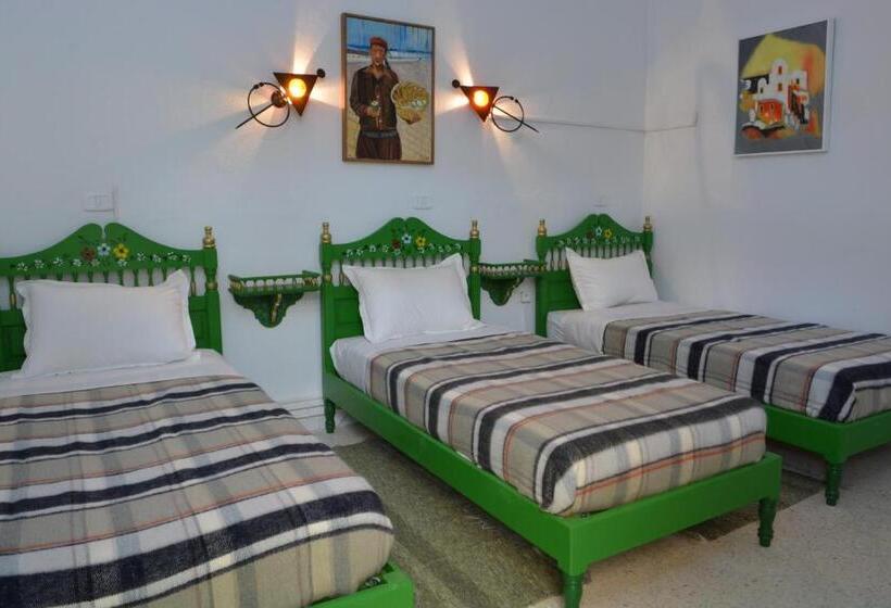 اتاق استاندارد سه نفره, Dar Ya