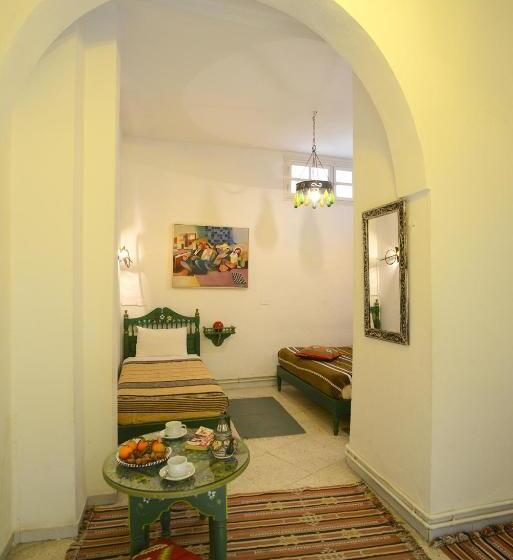 اتاق استاندارد سه نفره, Dar Ya