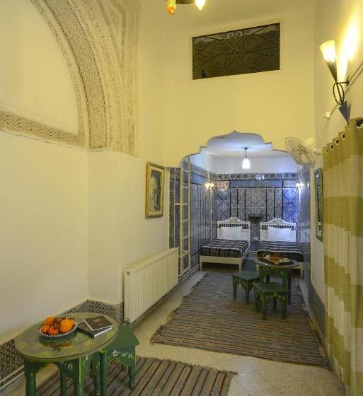 اتاق استاندارد سه نفره, Dar Ya