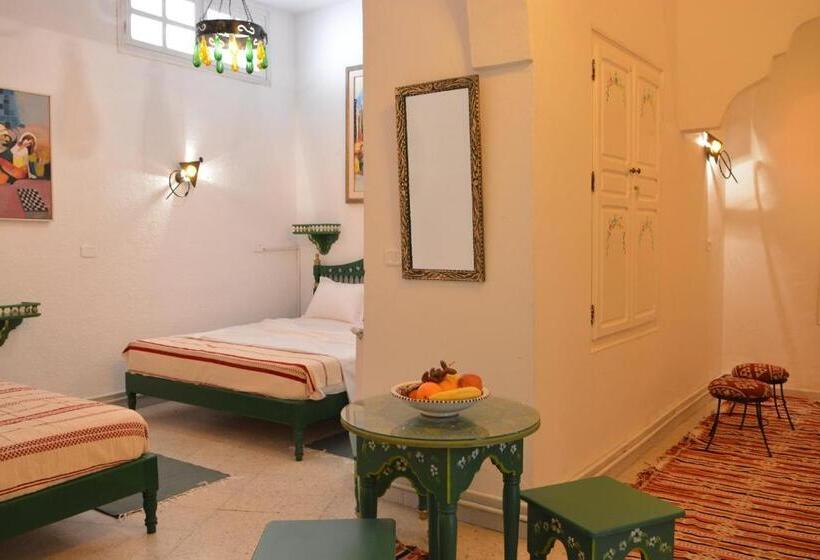 اتاق استاندارد چهار تخته, Dar Ya