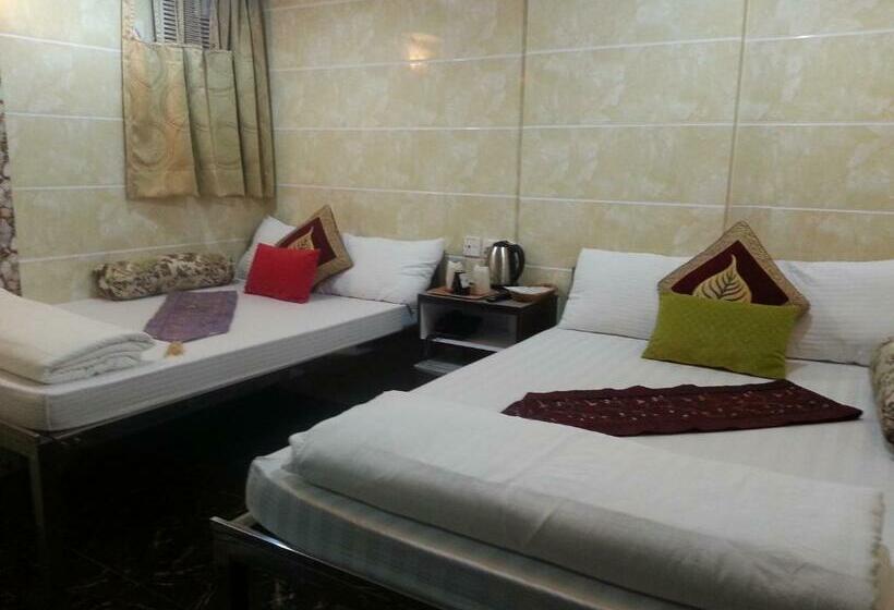 اتاق خانوادگی, Maharaja Guest House