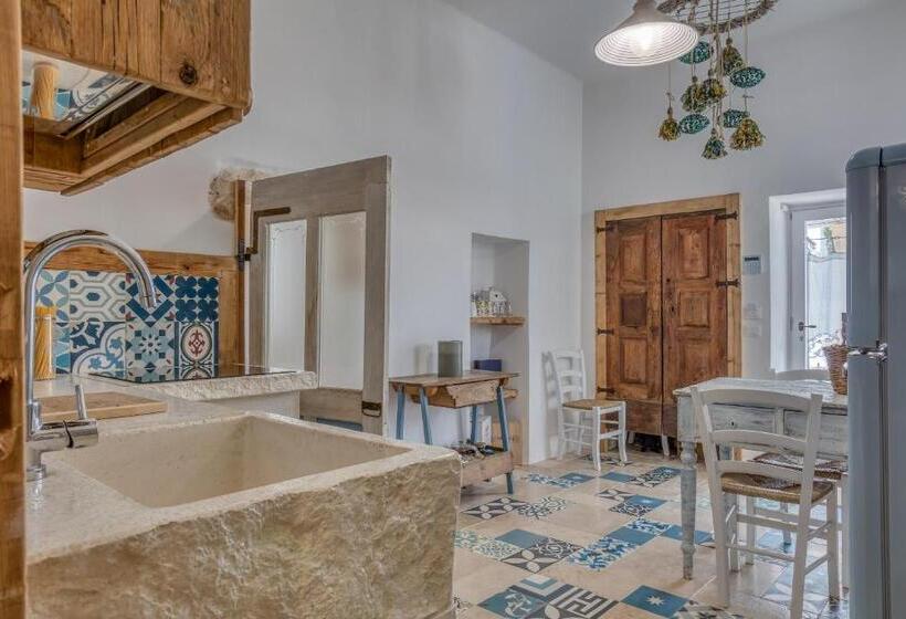 ویلای یک اتاق خوابه با استخر شنا, Trulli Terra Magica