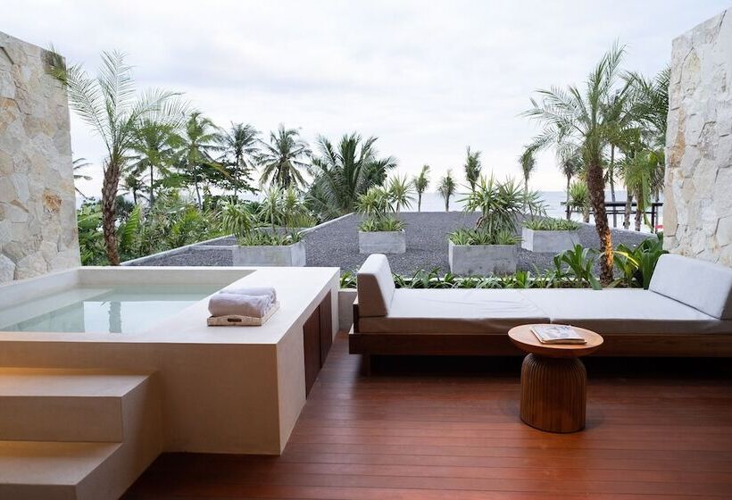 Люкс с гидромассажем, Amarta Beach Retreat By Nakula