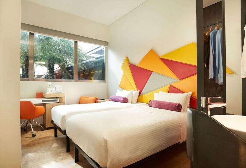Standard Room Pool View, Ibis Styles Singapore On Macpherson