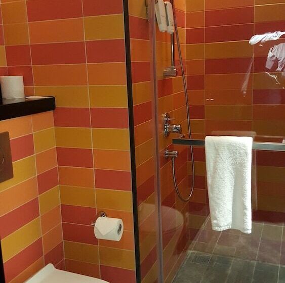 Standard Room, Ibis Styles Singapore On Macpherson
