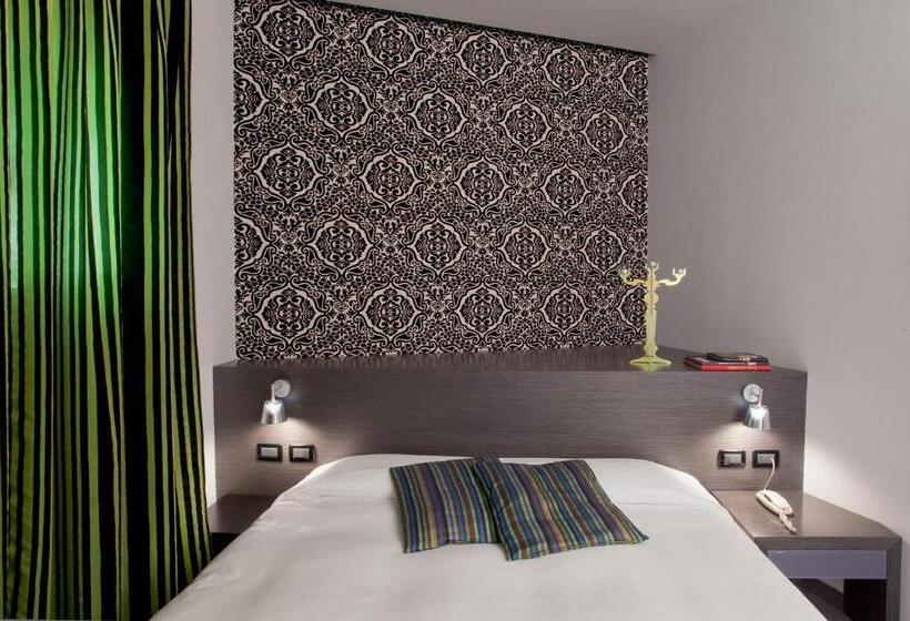 غرفة قياسية, Ma