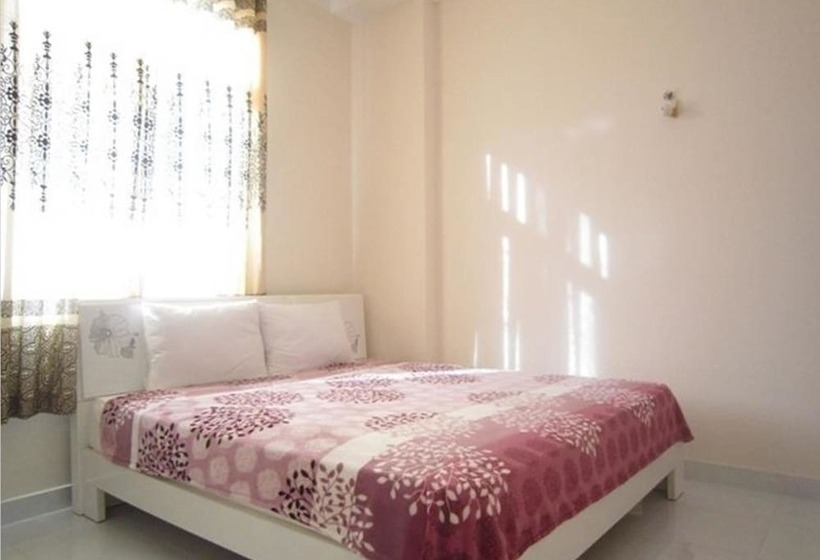 اتاق لوکس, Saigon Inn