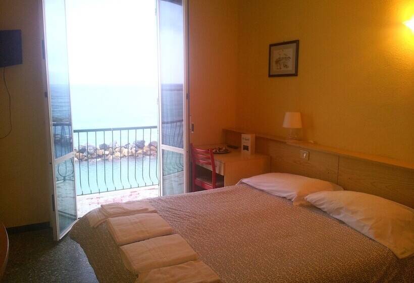 חדר סטנדרט לארבעה, San Pietro Chiavari