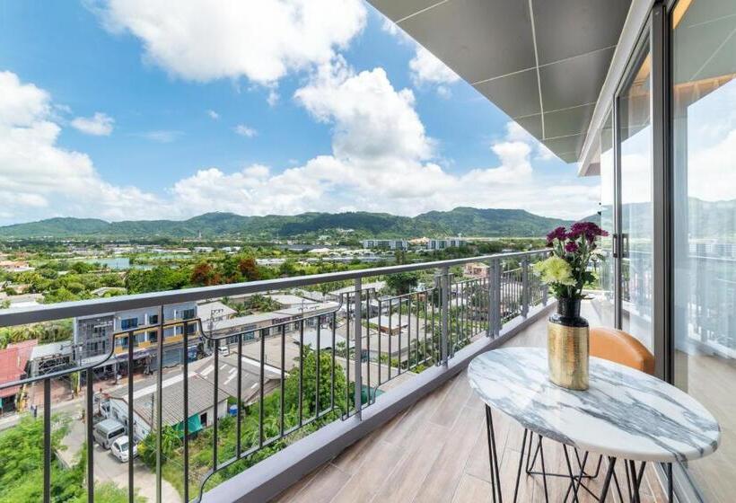 스탠다드 스튜디오, The Blue Hotel   Sha Plus