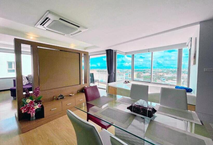 스탠다드 스튜디오, The Blue Hotel   Sha Plus