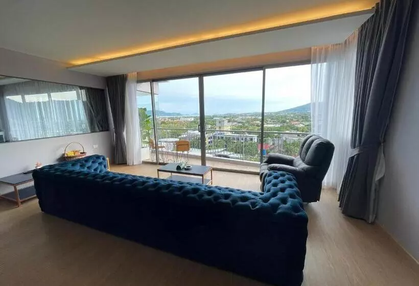 Suite Prezidențial, The Blue