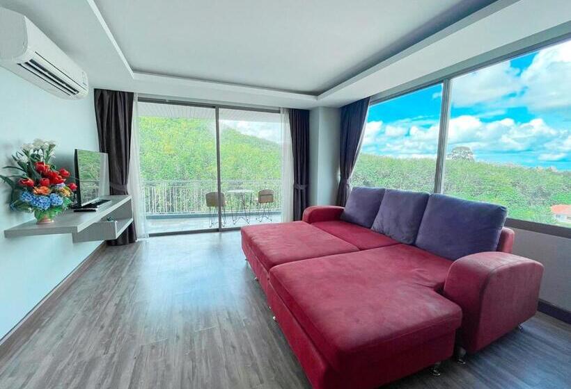 디럭스 룸, The Blue Hotel   Sha Plus