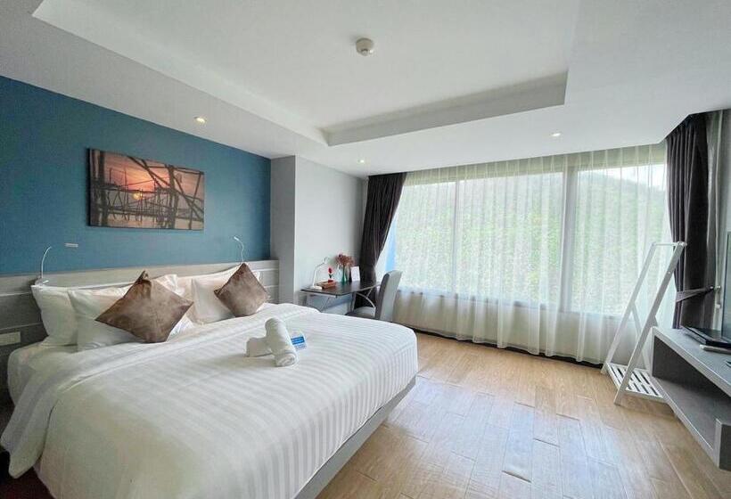 디럭스 룸, The Blue Hotel   Sha Plus