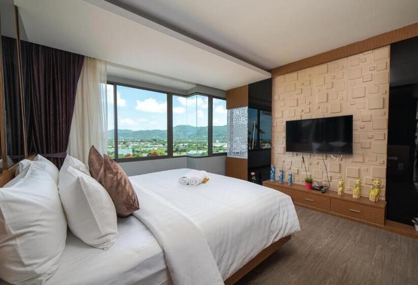 스탠다드 스튜디오, The Blue Hotel   Sha Plus