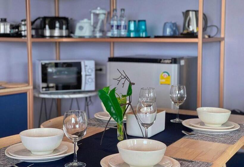 디럭스 스위트, The Blue Hotel   Sha Plus