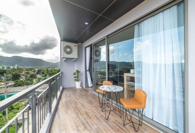 디럭스 룸, The Blue Hotel   Sha Plus