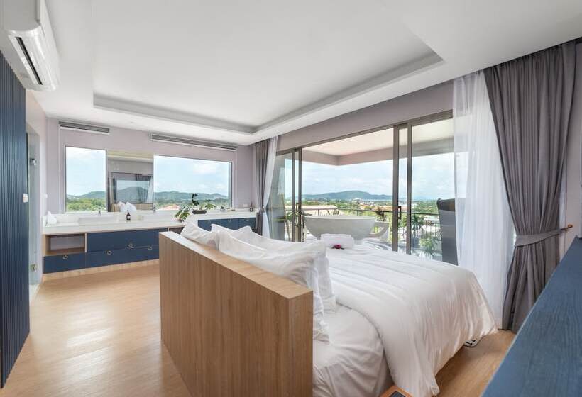 스탠다드 스튜디오, The Blue Hotel   Sha Plus