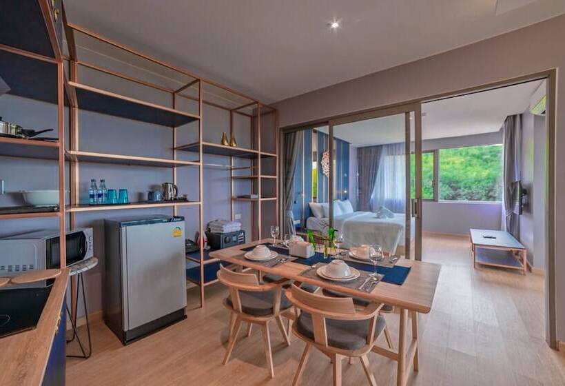 디럭스 스위트, The Blue Hotel   Sha Plus