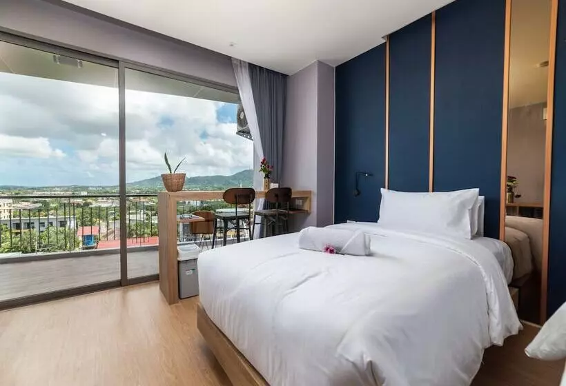 Suite Familiar, The Blue