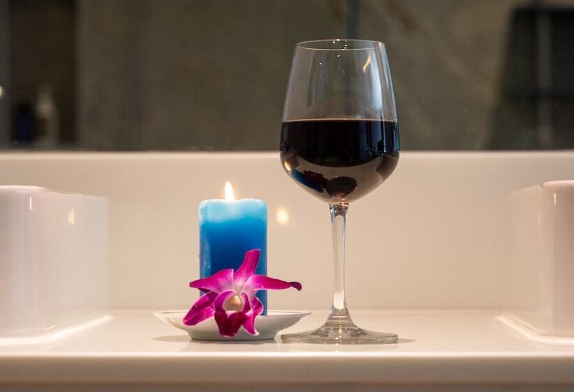 패밀리 스위트, The Blue Hotel   Sha Plus