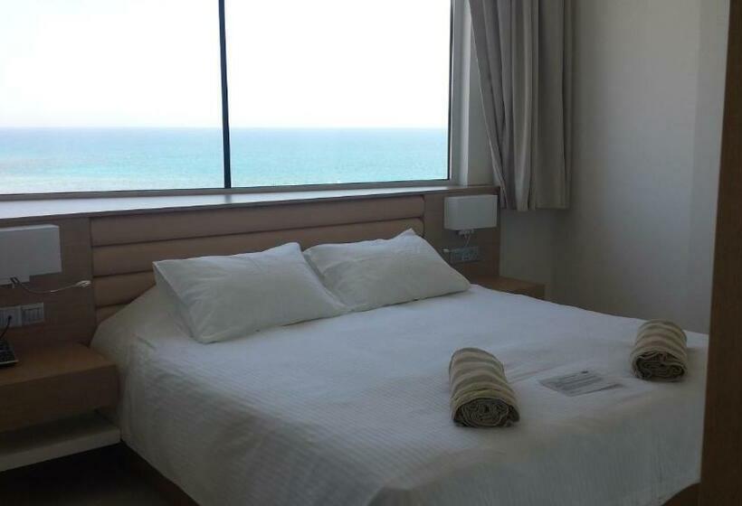 Люкс Вид на Море, Vrissaki Beach