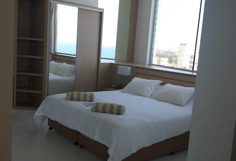 Люкс Вид на Море, Vrissaki Beach