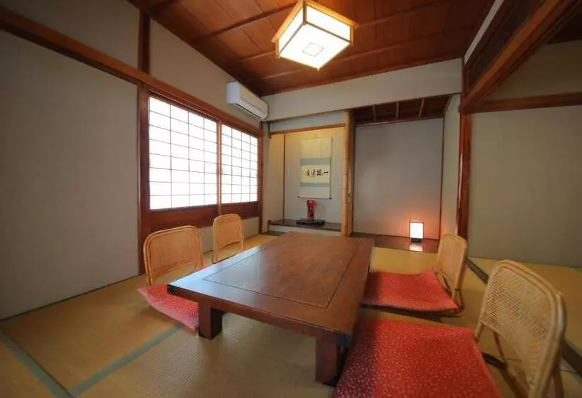 اتاق استاندارد با سرویس بهداشتی مشترک, Ryokan Dougoya