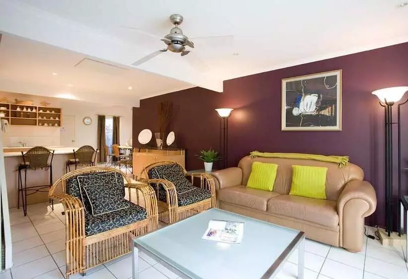 2 Bedroom Apartment Pool View, Skippers Cove Waterfront Resort
