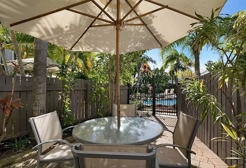 2 Bedroom Apartment Pool View, Skippers Cove Waterfront Resort