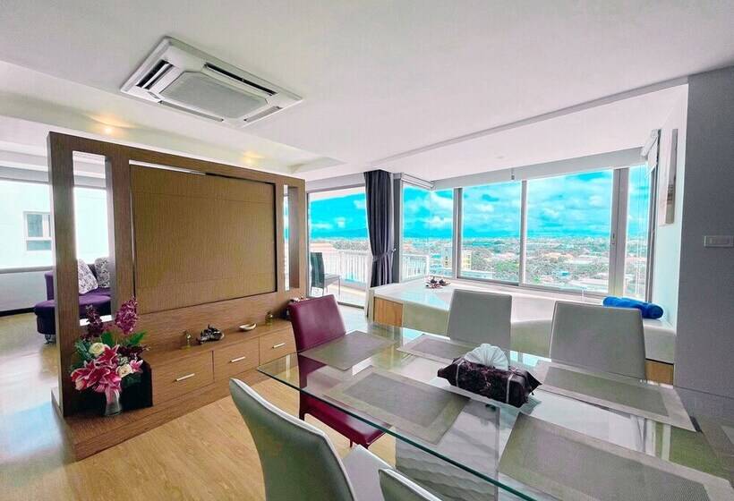 스탠다드 스튜디오, The Blue Hotel   Sha Plus