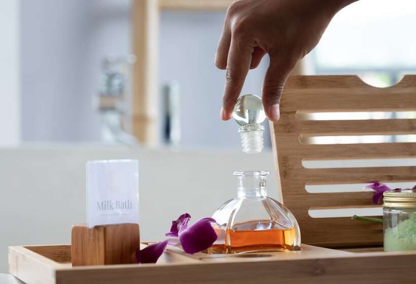 패밀리 스위트, The Blue Hotel   Sha Plus