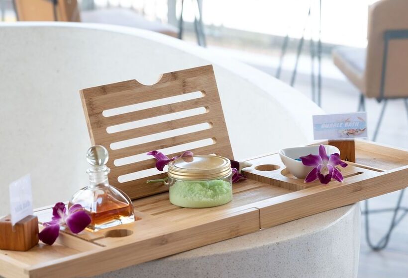 패밀리 스위트, The Blue Hotel   Sha Plus