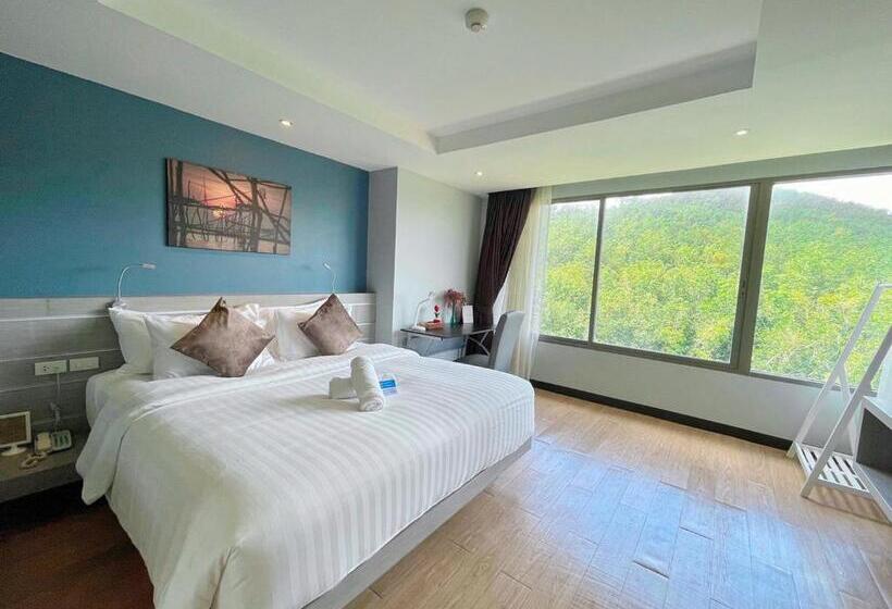 디럭스 룸, The Blue Hotel   Sha Plus