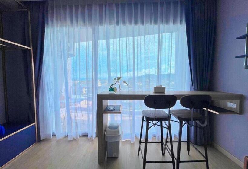 디럭스 룸, The Blue Hotel   Sha Plus