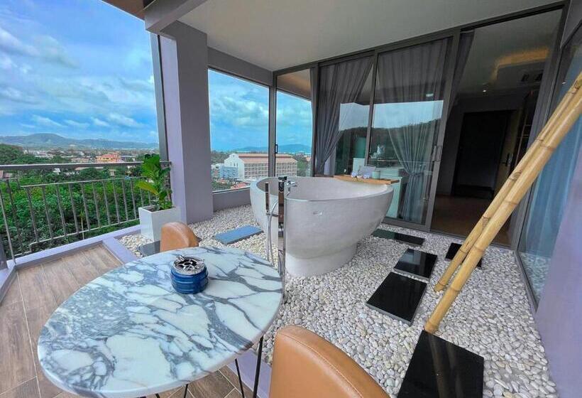 디럭스 스위트, The Blue Hotel   Sha Plus