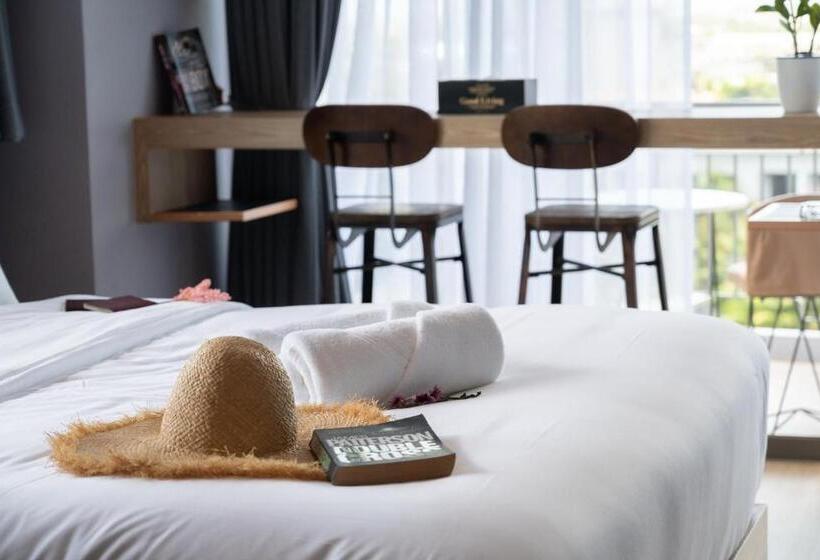 디럭스 스위트, The Blue Hotel   Sha Plus