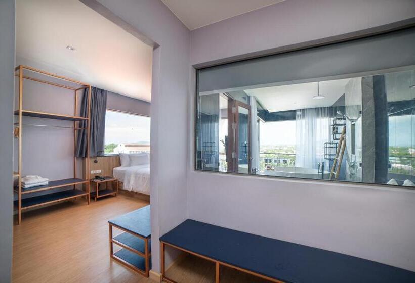 디럭스 스위트, The Blue Hotel   Sha Plus