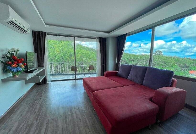 디럭스 룸, The Blue Hotel   Sha Plus