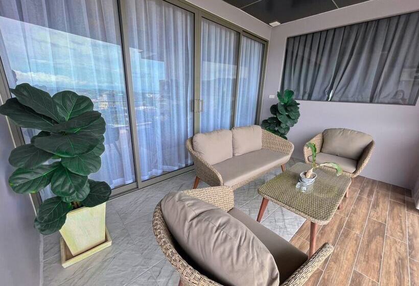 패밀리 스위트, The Blue Hotel   Sha Plus