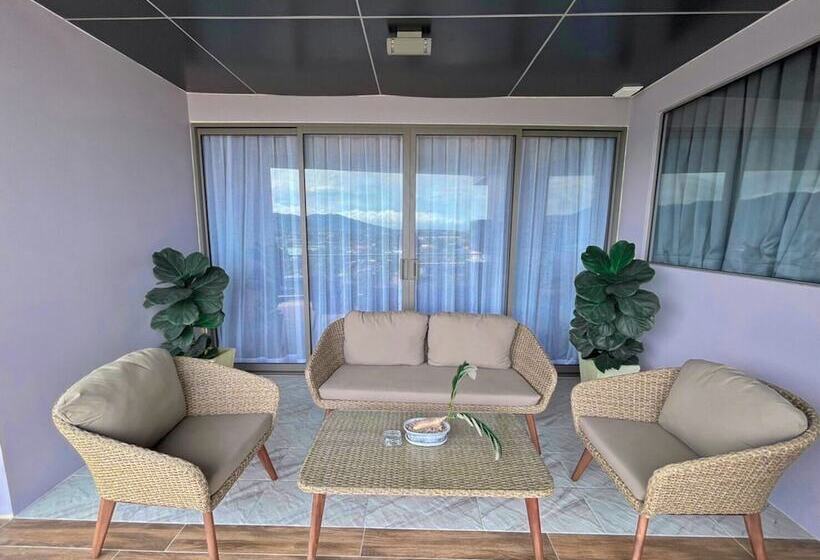 패밀리 스위트, The Blue Hotel   Sha Plus