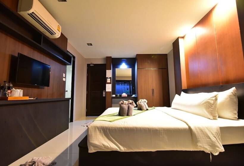 Номер Deluxe с Балконом, The Breeze Lipe Resort